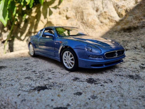 Maserati 3200 bleu - maserati, clair