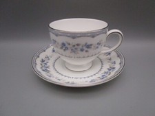 Tasse a thé en porcelaine de