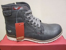 Mustang Boots Bottes à lacets