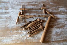 Lot d'élément de Métier à tisser broder ancien en bois mercerie broderie