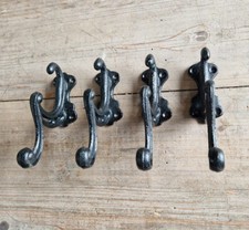 LOT DE 4 CROCHETS DE GARDE-ROBE MURALE EN FONTE STYLE ANCIEN NEUF