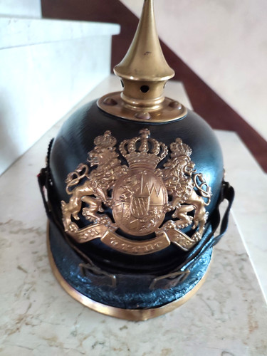 Bavière casque pointe - à,