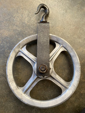 Ancienne  poulie en  aluminium