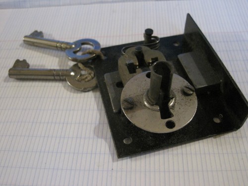 Ancienne serrure vachette avec - vachette,