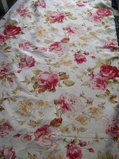 COUPON DE TISSU MOTIFS FLORAL