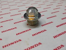 Bouchon de la tige de reglage de distribution sur CB125K5 HONDA 90017-303-010