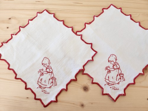 Deux napperons anciens petite - napperons,