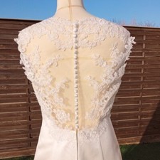 robe de mariée dentelle et