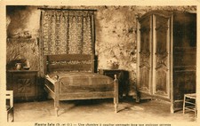 HAUTE ISLE card A bedroom in an old cave