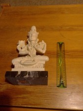 Statue D'occasion Beau Socle