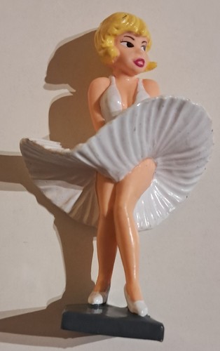Walthery figurine natacha - walthery, .