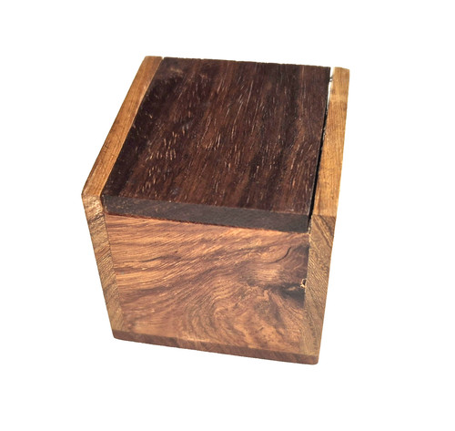 Petite boîte ancienne - , bois