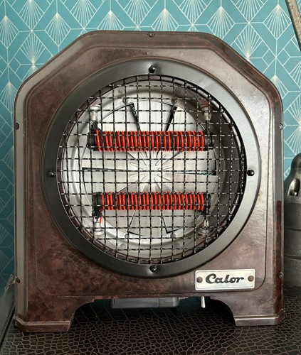 Vieux radiateur infrarouge - un,