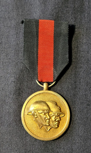 Médaille des anciens - des,