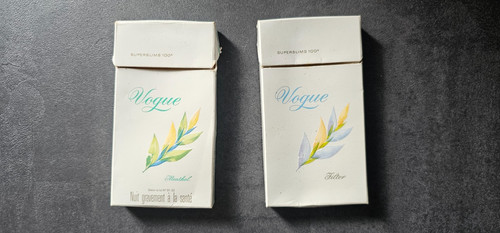 Lot paquets cigarettes - cigarettes, vide