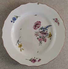BEAUTIFUL SOFT PORCELAIN PLATE PROBABLE TOURNAI BELGIUM OR WHIPPED 18 EME