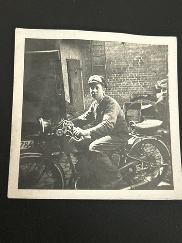 Photo moto ancienne - photo,