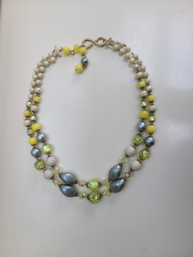 Collier vintage avec - , deux
