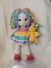 Poupée Amigurumi 40 cm et son