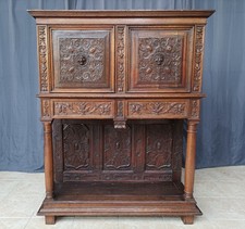 Cabinet buffet Renaissance en