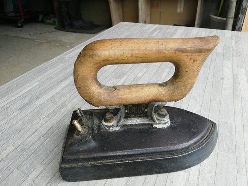 Ancien fer repasser - fer,