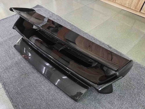 All carbon fiber - gt3, rear