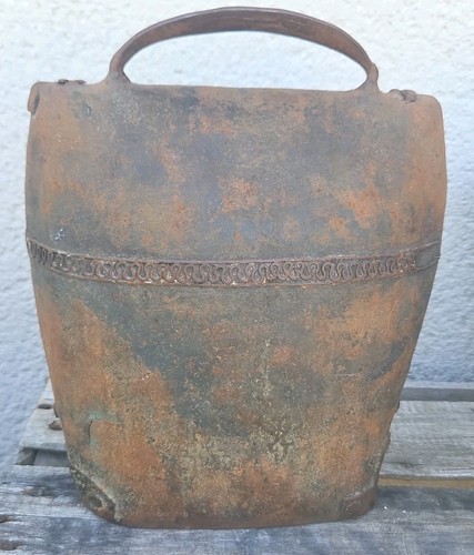 Ancienne grande cloche - cloche, de