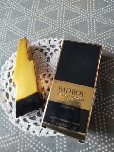 Une miniature parfum - miniature, bad
