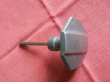 ancienne  poignée de porte hexagonale  en aluminium