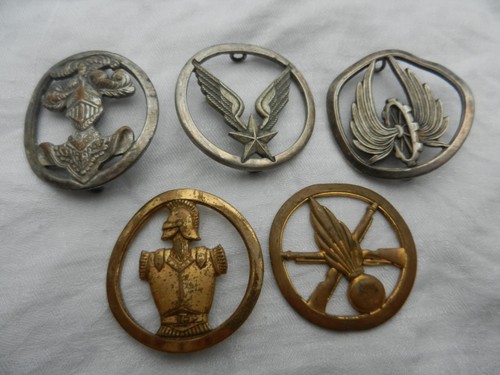 Lot insignes militaires - 5,