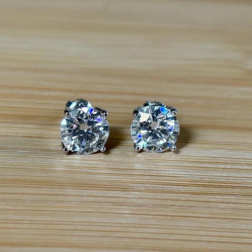 Clous solitaire diamant - , blanc