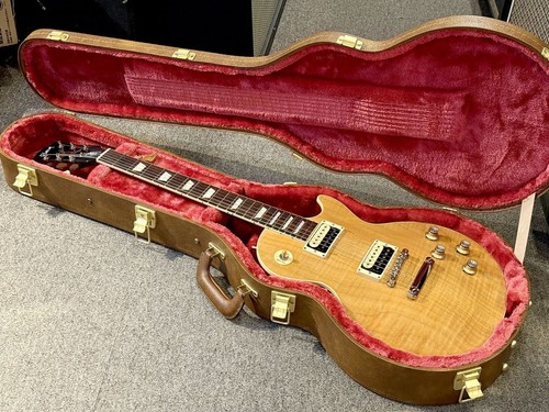 Gibson slash les - gibson,
