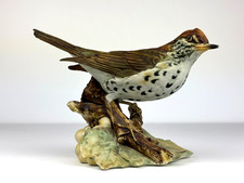Tay Italy Porcelain Bisque Sculpture Wood Trush Bird