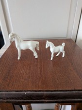 Lot de 2 figurines chevaux