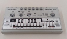 Synthétiseur Roland TB-303
