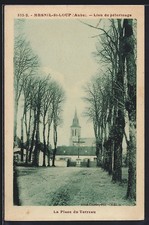 Old postcard Mesnil-Saint-Loup, La Place du Terreau and the church in the background 