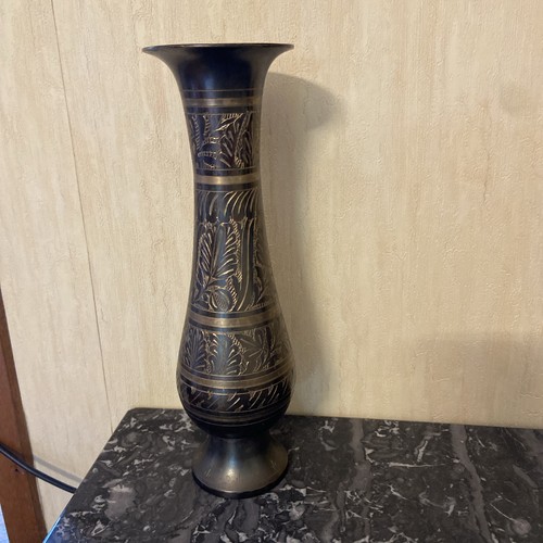 Joli vase laiton - , ciselé