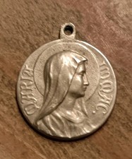 Médaille Religieuse Ancienne