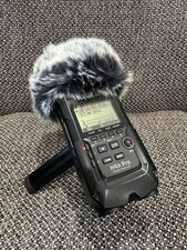 Zoom H4n Pro Handy Portable Audio Recorder 4-Track Stereo Black