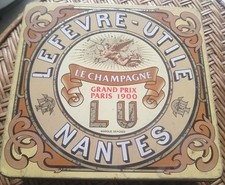 ANCIENNE BOITE A BISCUITS