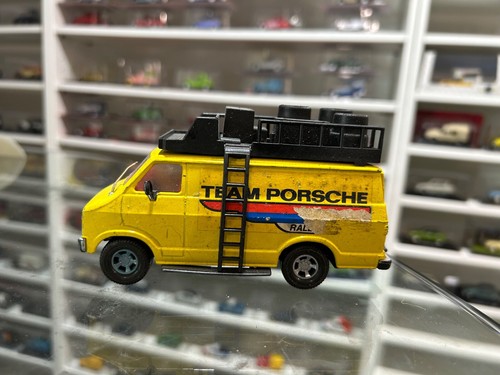 Dodge van team porsche - dodge,