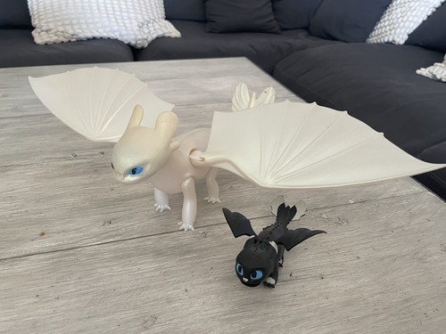 Furie éclair bébé dragon - et,