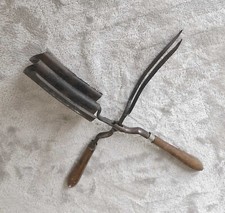 Matériel de coiffure ou coiffeur ancienne pince fer à friser ou cranter XIXème