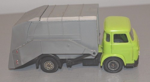 Camion norev saviem benne - norev, à