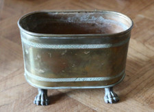 Petite jardiniere en laiton