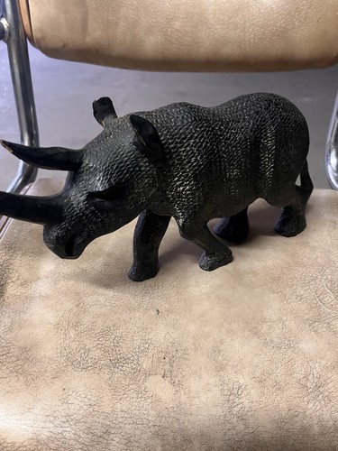 Sculpture figurine - sculpture, /