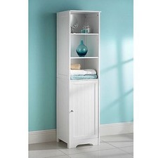 Belle armoire blanche sur pied