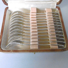 12 fourchettes a dessert metal