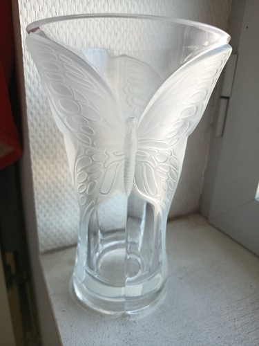 Vase vintage aux papillons