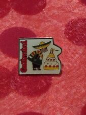 PIN'S LAPEL PIN BADGE COLLECTION VINTAGE FASHION CLOTHING LOGO CATIMINI